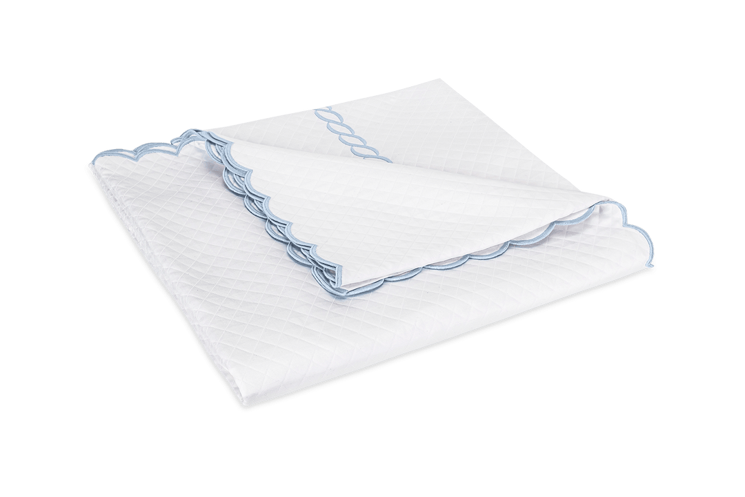 Classic Chain Scallop Matelassé Coverlet by Matouk