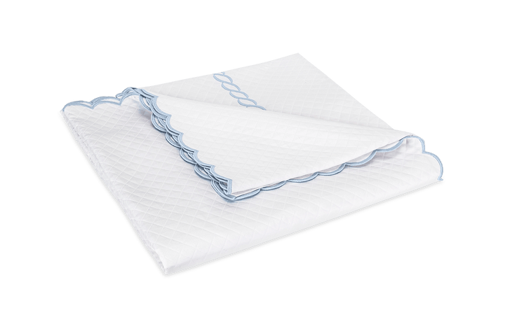 Classic Chain Scallop Matelassé Coverlet by Matouk