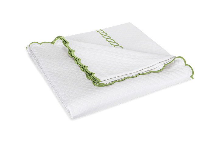 Classic Chain Scallop Matelassé Coverlet by Matouk