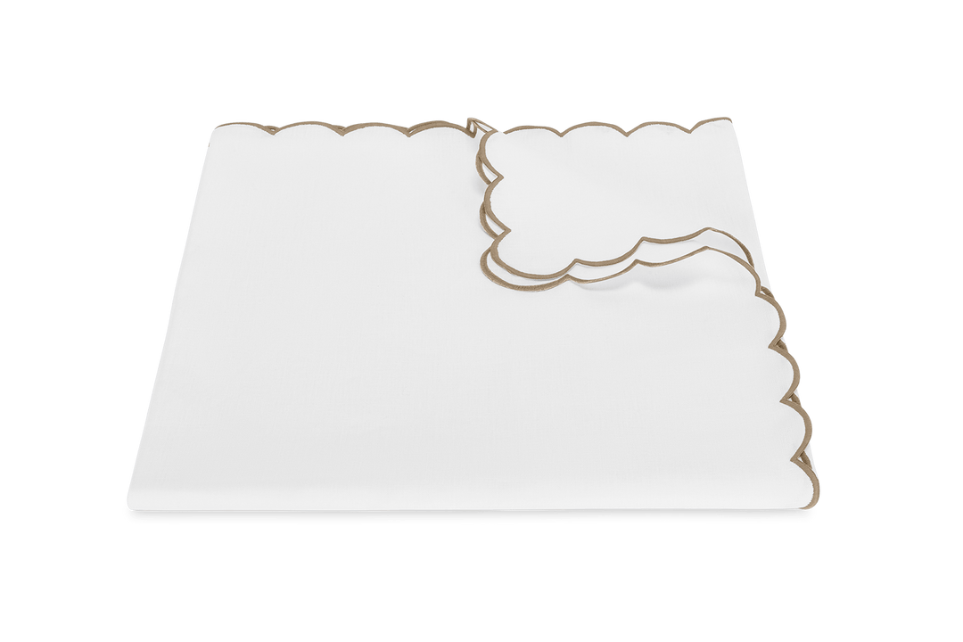 Dakota Tablecloth by Matouk