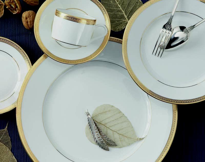 Malmaison - Gold Five Piece Place Setting