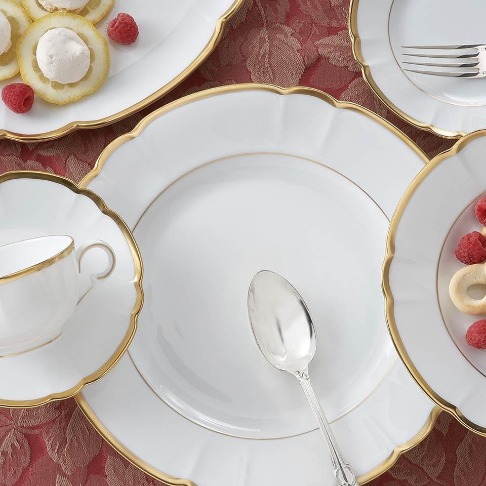 Colette - Gold Five Piece Place Setting