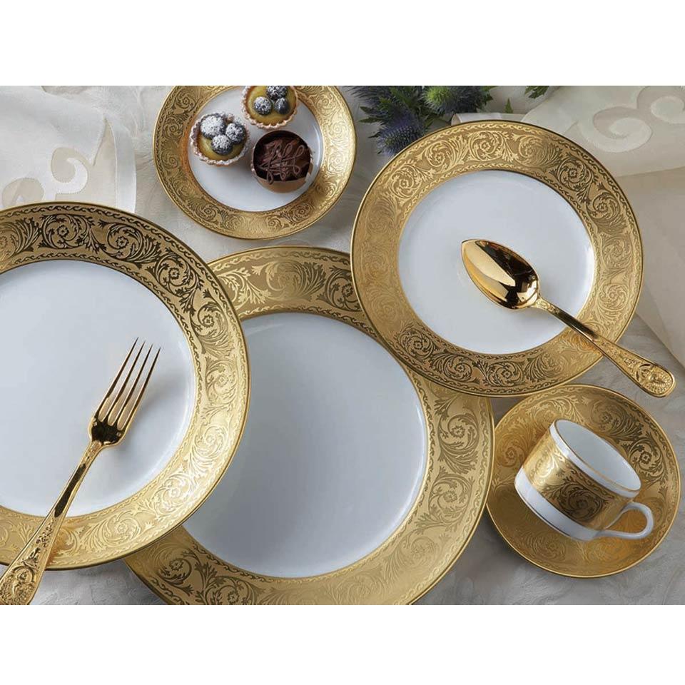 Versailles - Gold Five Piece Place Setting