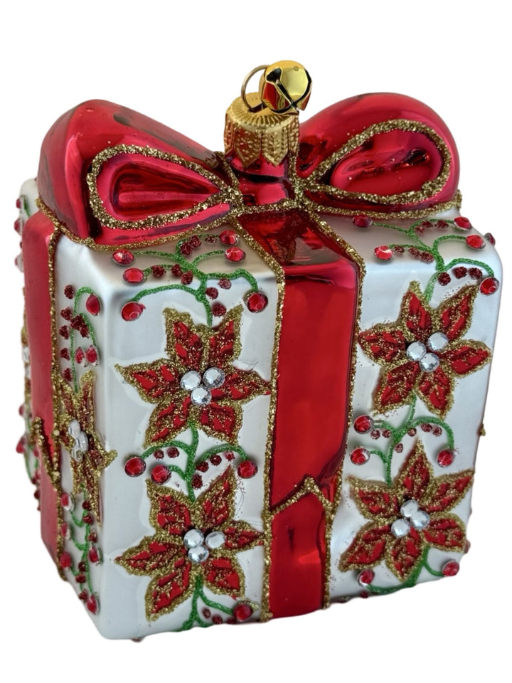 Presently Flores Ornament