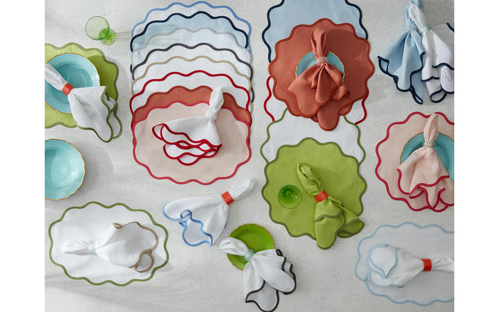Scallop Edge 22 x 22 Napkins (set of 4)