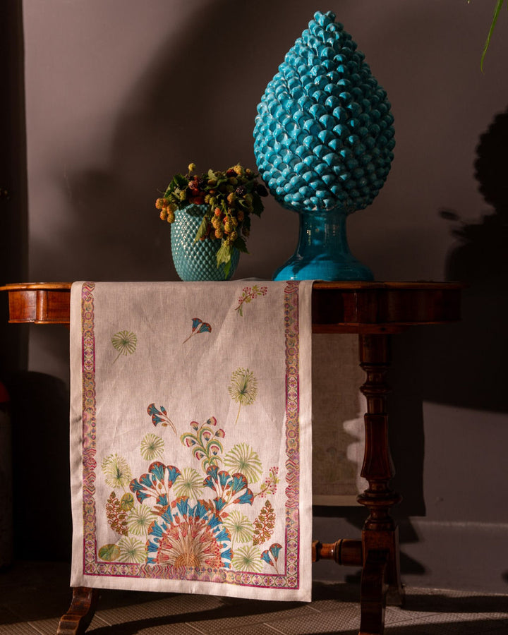 Papyro Vis A Vis Table Runner in Linen