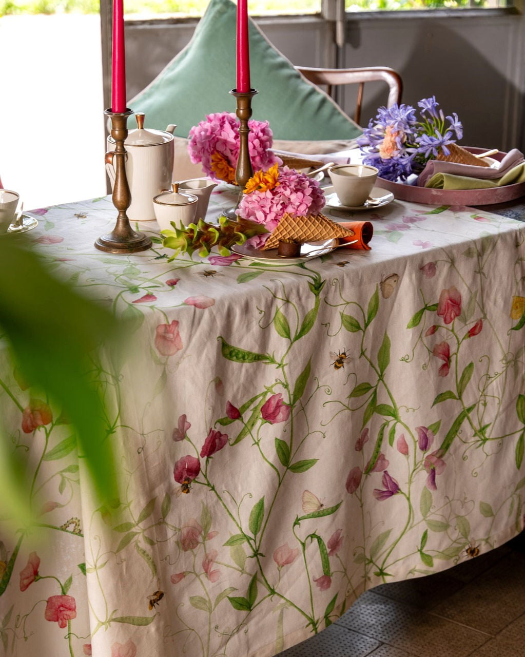 Petits Pois Mixed Linen Tablecloth