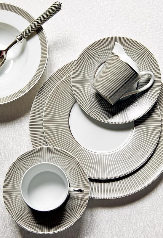 Linae 5 Piece Place Setting