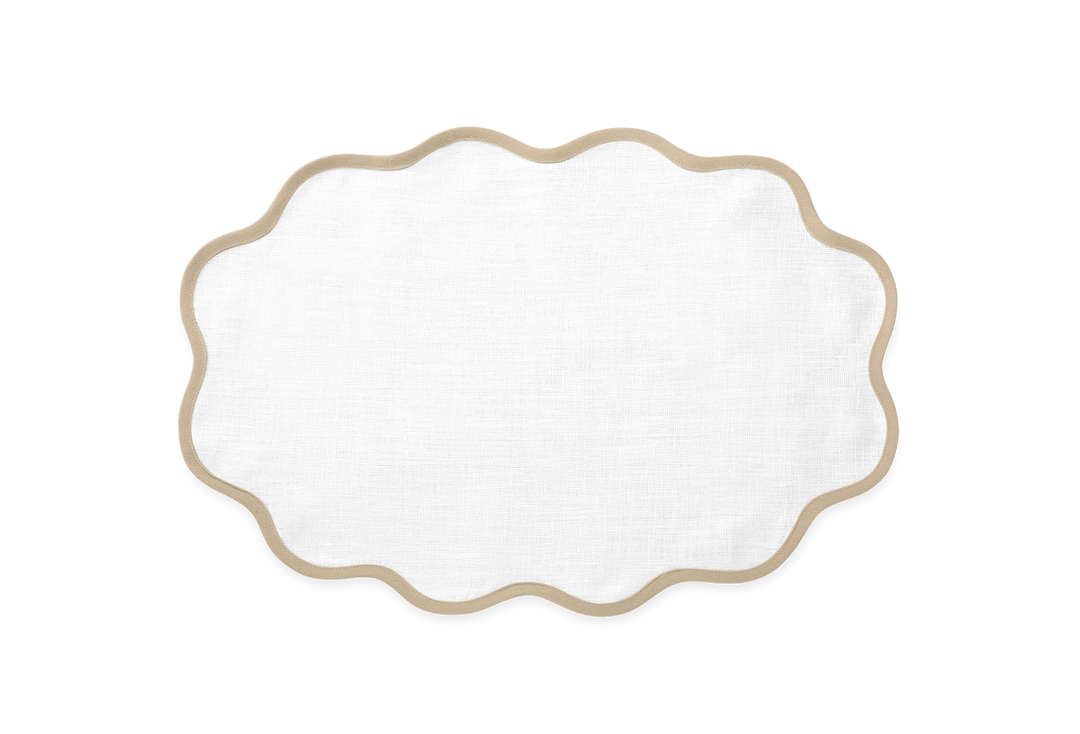 Scallop Edge Oval PlaceMat 13 x 19 - set of 4